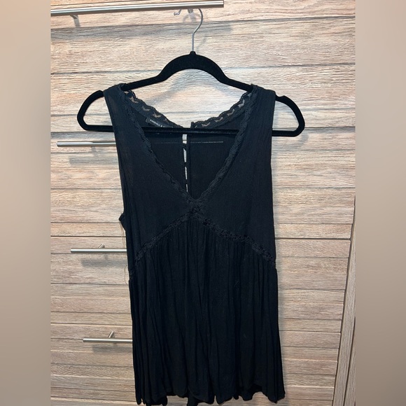 Kendall & Kylie Dresses & Skirts - Kendall & Kylie Black Lace Detail Dress